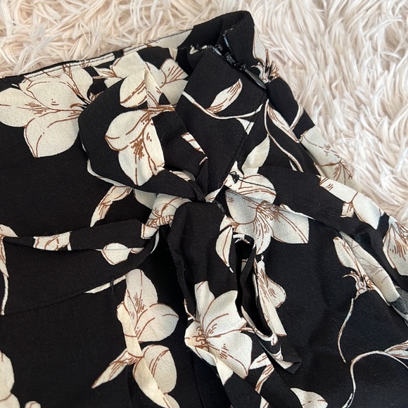 New with tags floral skort - Picture 2 of 7